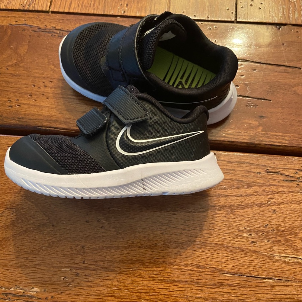 Nike toddler sneakers